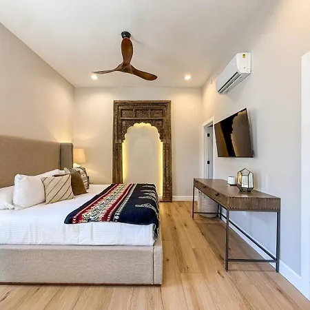 The Apache Plume At The Hesch House - Prime Location In The Railyard Art's District Apartment