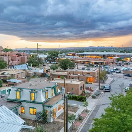 The Apache Plume At The Hesch House - Prime Location In The Railyard Art's District Apartment *